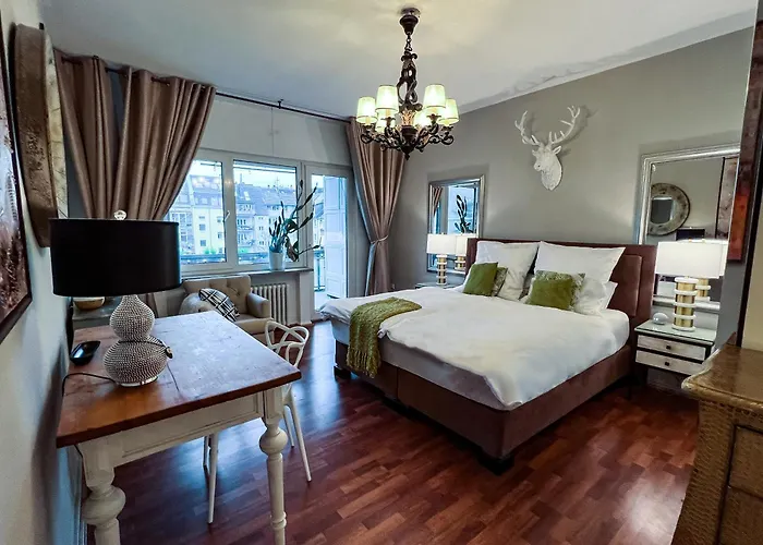 Big, And Charming On Schaafenstrasse * Köln