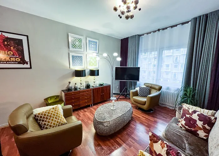 Big, And Charming On Schaafenstrasse Köln