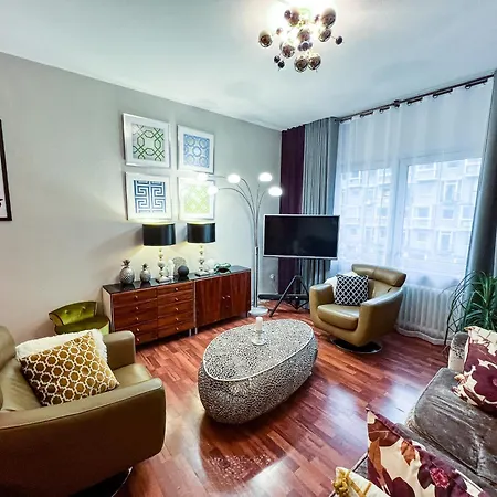 Big, And Charming On Schaafenstrasse Köln